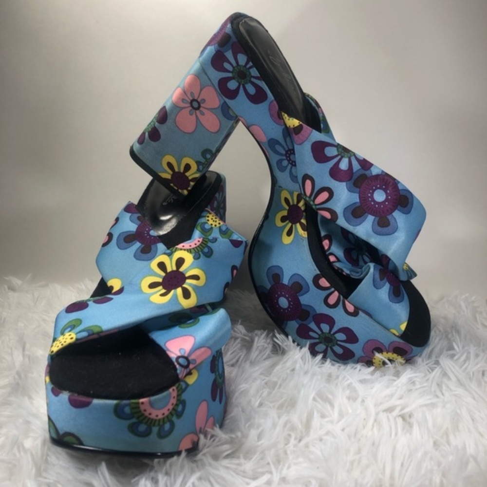 Zodiac Retro Hippie Floral Platforms size 9 4”